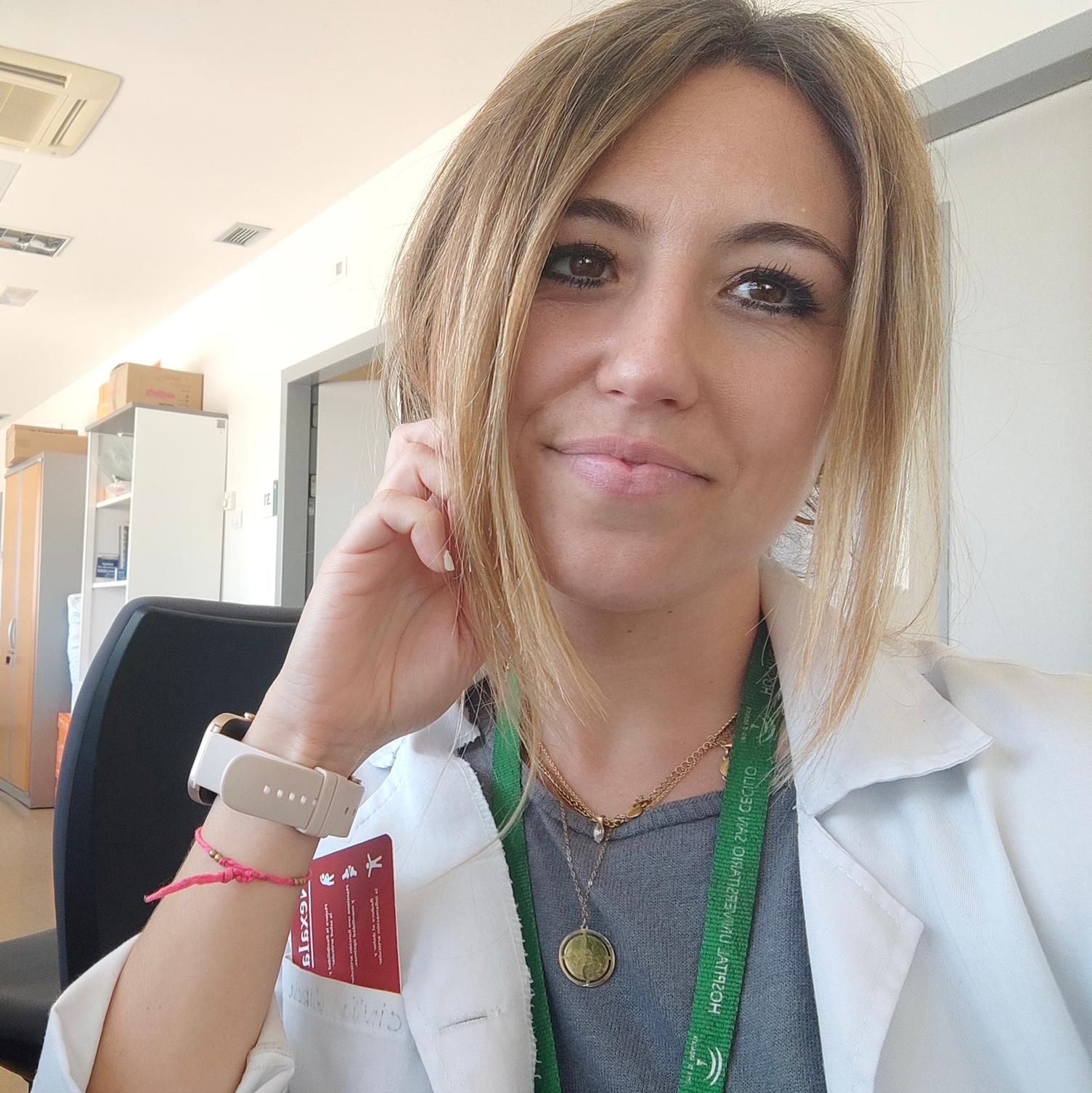 Dra. Lucia Salvatierra Velasco - Reumatologia